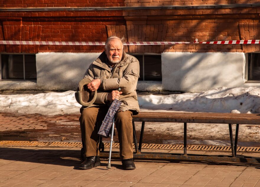Жители Тверской области могут оформить пенсию, не выходя из дома