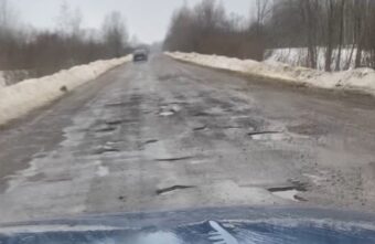 "Адская дорога" в Тверской области стала для жителей ежедневным квестом