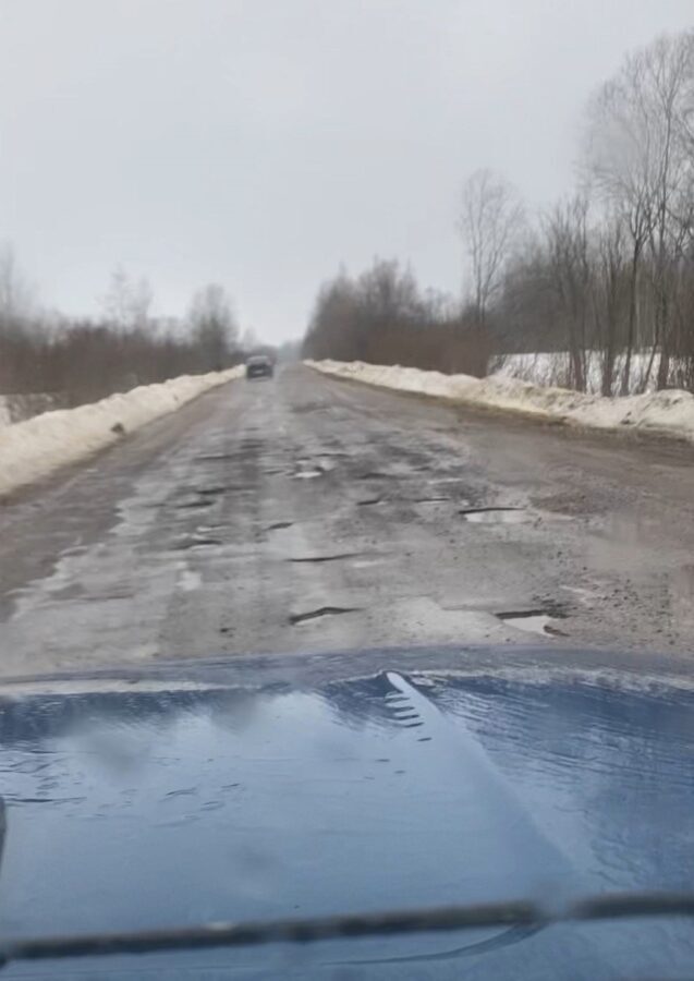 "Адская дорога" в Тверской области стала для жителей ежедневным квестом