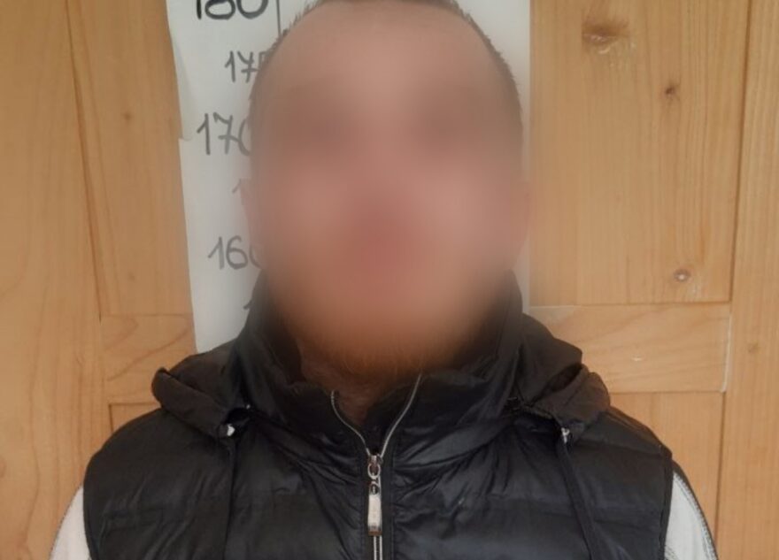 В Тверской области поймали курьера мошенников, обманувшего двух пенсионерок В Тверской области поймали курьера мошенников, обманувшего двух пенсионерок