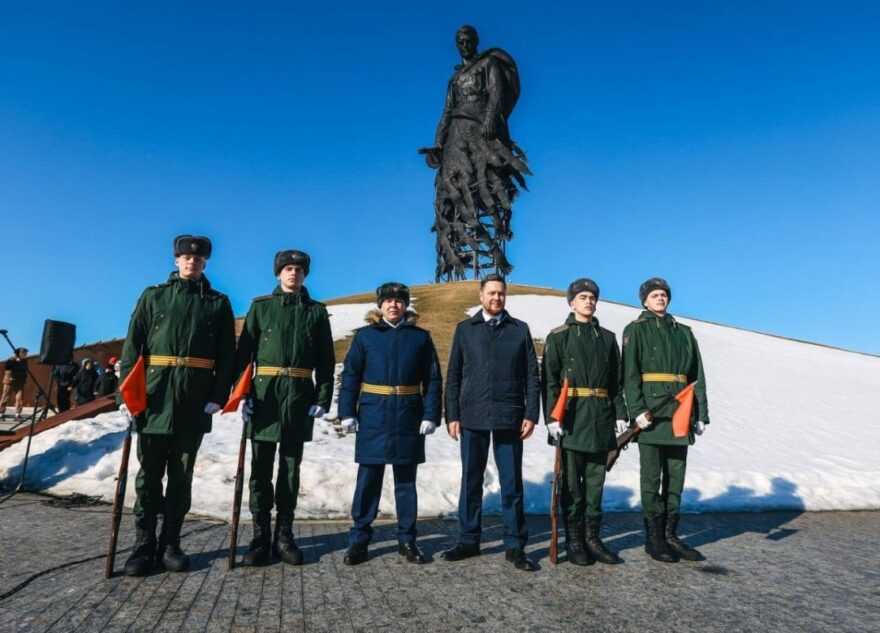 В 81-ю годовщину освобождения Ржева представители «Единой России» приняли участие в возложении цветов