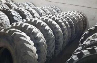 Житель Тверской области предлагает скинуться на новые колеса для грейдера Житель Тверской области предлагает скинуться на новые колеса для грейдера