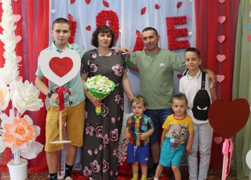 Третий автомобиль на викторине «Большая семья – тверская традиция» выиграла многодетная мама