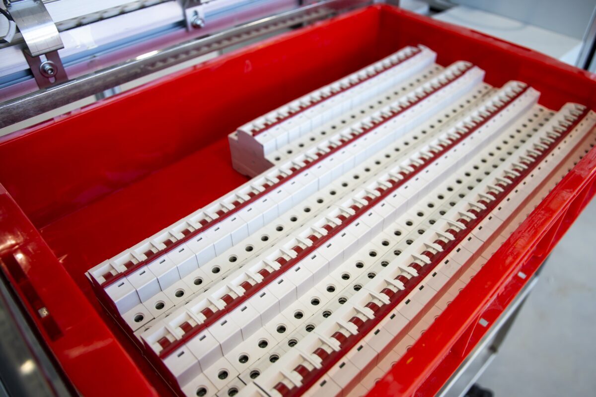 В Твери запустили производство автоматических выключателей