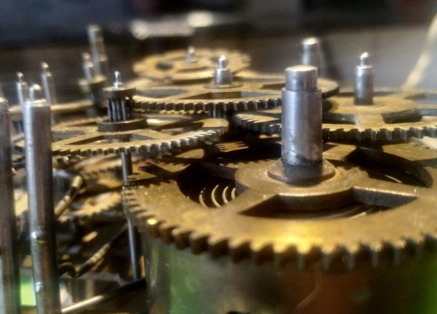 Музей гвоздарей под Тверью нашел мастера по ремонту старинных часов