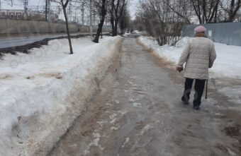 Тверитяне пожаловались на очень скользкие дороги Тверитяне пожаловались на очень скользкие дороги