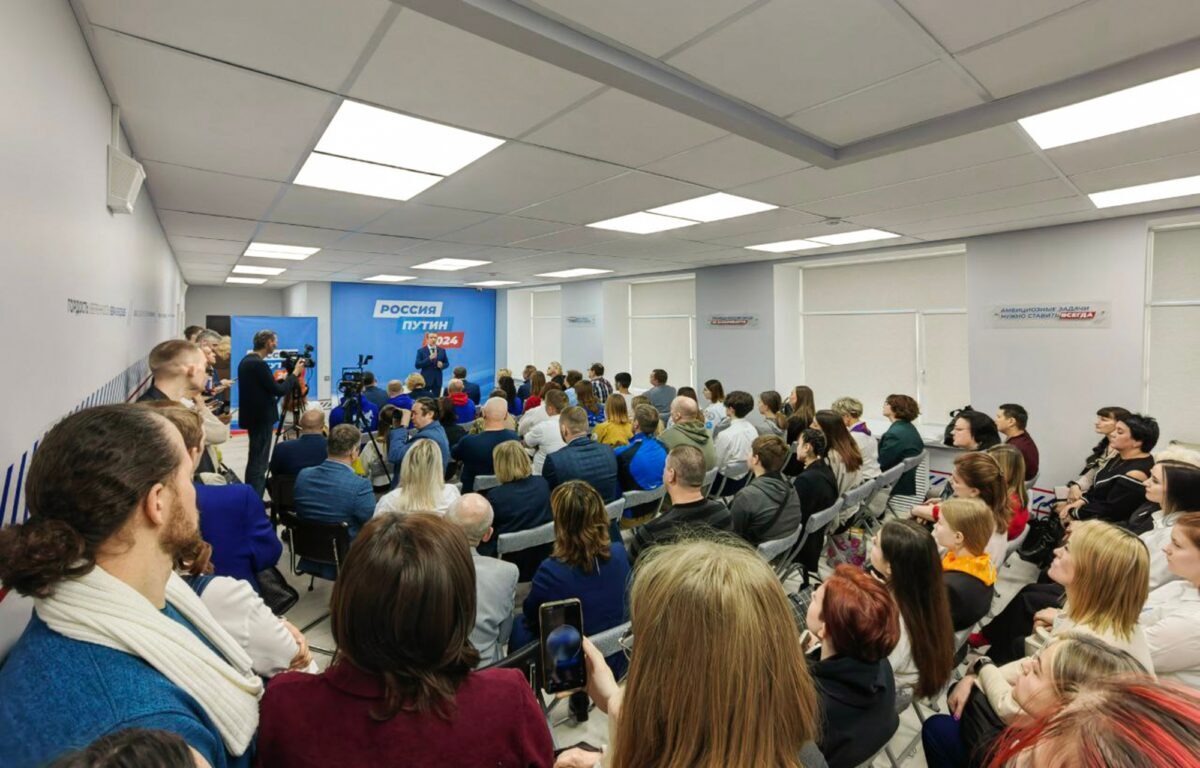 В Региональном избирательном штабе в Твери прошла встреча активистов с Владимиром Машковым