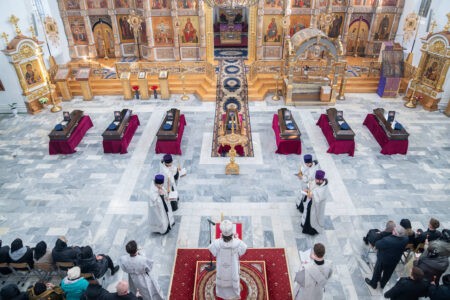 В Твери прошло отпевание погибших при крушении Ил-76 лётчиков В Твери прошло отпевание погибших при крушении Ил-76 лётчиков