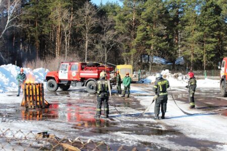 Под Тверью прошли массовые пожарные учения