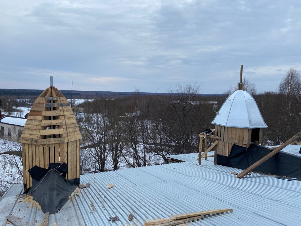 В Тверской области собирают угловой купол храма Благовещения