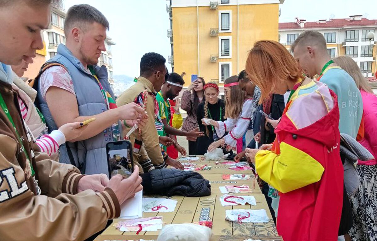 Многодетные мамы из Тверской области стали волонтерами Всемирного фестиваля молодежи