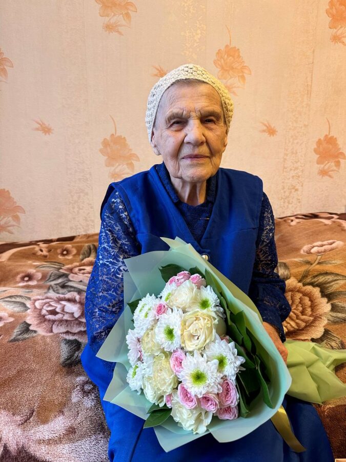 Игорь Руденя поздравил со 100-летним юбилеем ветерана Великой Отечественной войны Марию Морозову