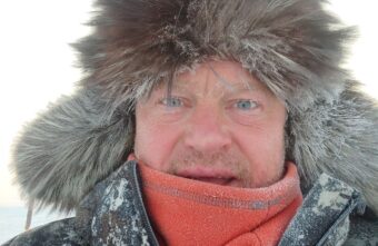 Тверской гонщик Евгений Павлов и его дочь Настя добрались до Диксона Тверской гонщик Евгений Павлов и его дочь Настя добрались до Диксона