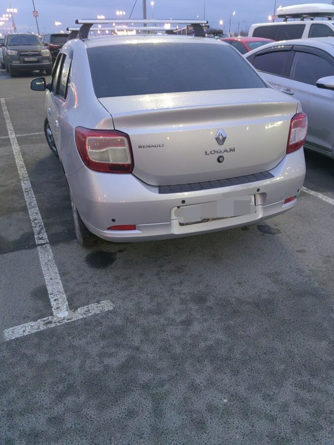 В Твери мужчина потерял сознание и упал под машину