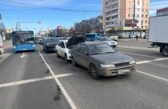 Женщина пострадала в тройном ДТП в Твери
