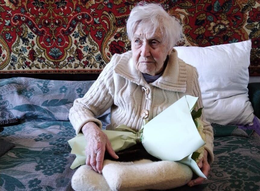 Труженице тыла Валентине Рабинович исполнилось 102 года