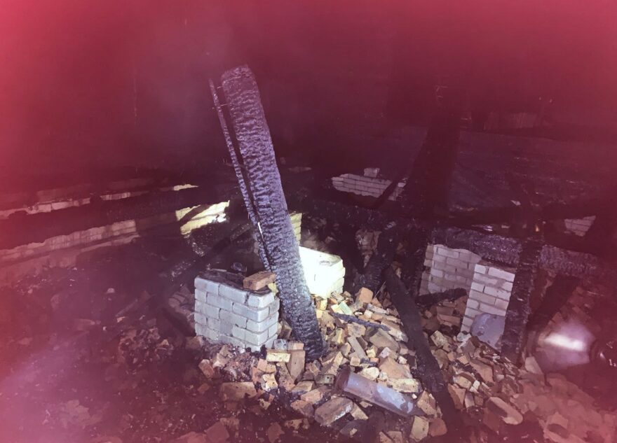 Тело человека нашли в сгоревшем в Тверской области доме