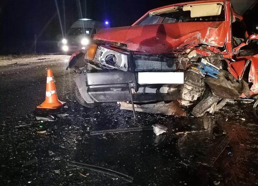 Водитель ВАЗа скончался на месте ДТП в Тверской области