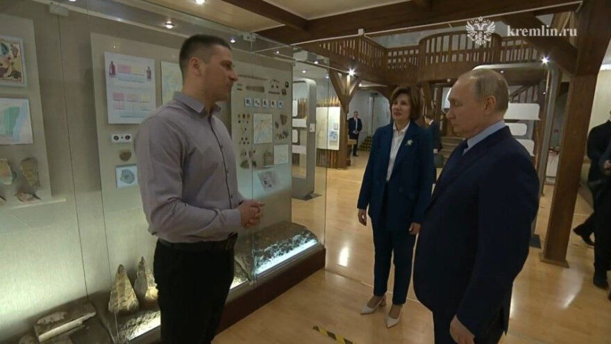 Президент Владимир Путин в Торжке пообщался с местными жителями