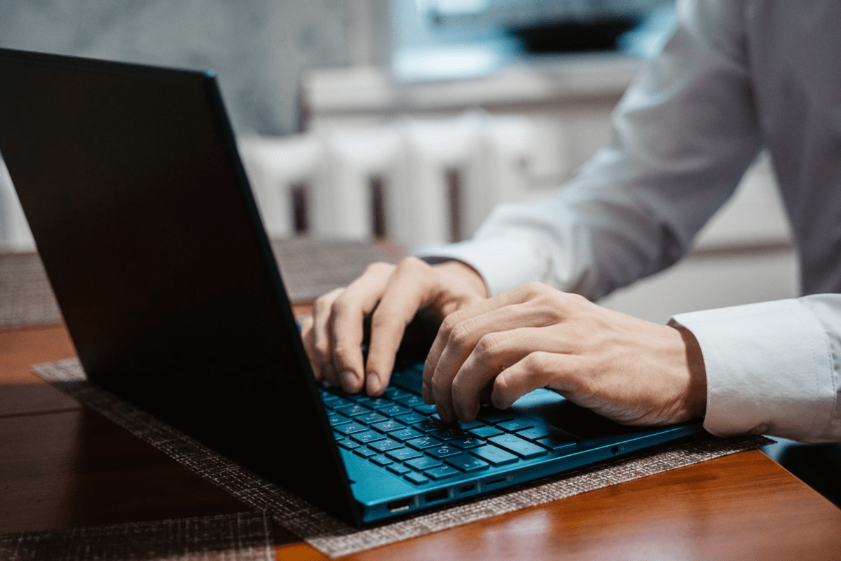 Житель Твери пытался купить автозапчасти у мошенников