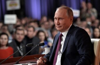 Владимир Путин проголосовал на выборах президента России Владимир Путин проголосовал на выборах президента России