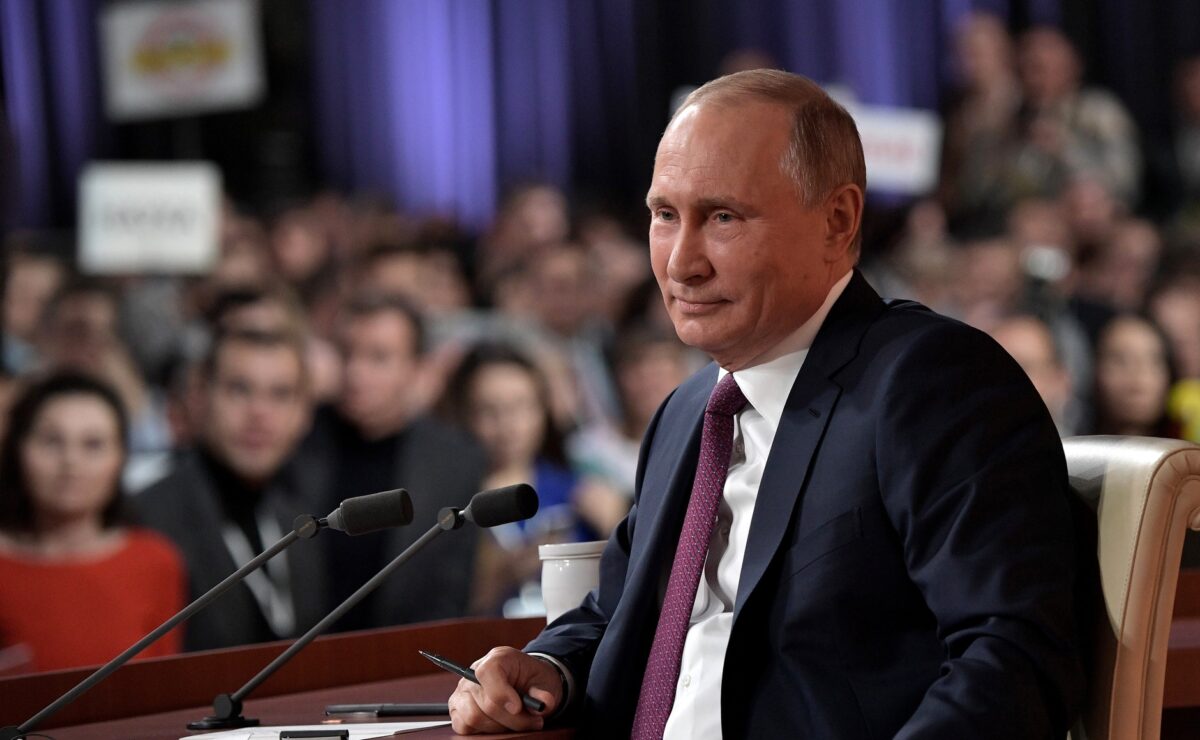 Владимир Путин проголосовал на выборах президента России Владимир Путин проголосовал на выборах президента России