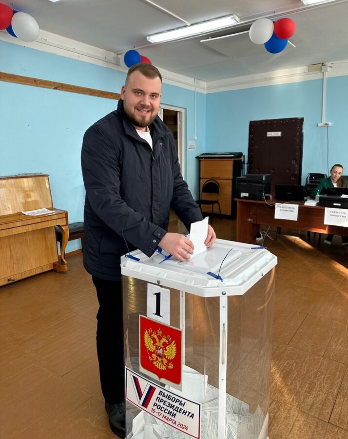 Депутат Кирилл Николаев: Если выиграю автомобиль, то подарю его школе Депутат Кирилл Николаев: Если выиграю автомобиль, то подарю его школе