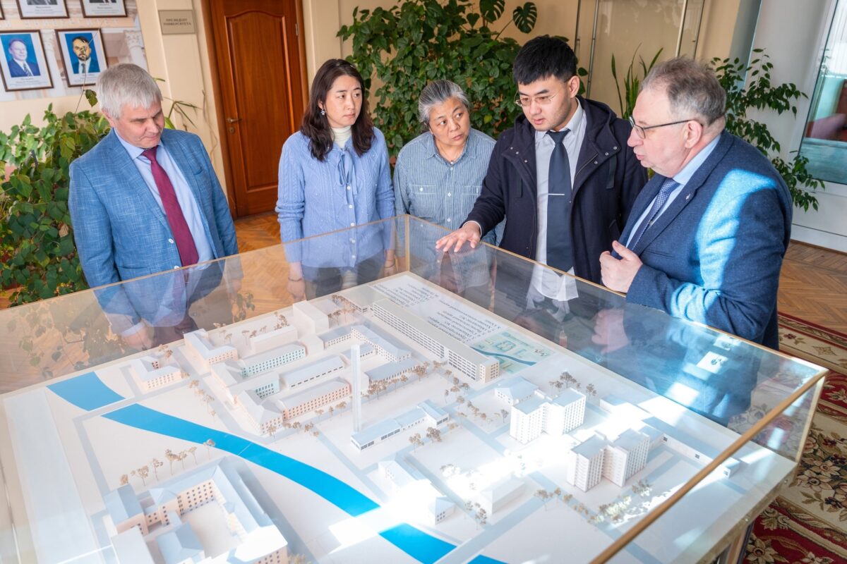 Ученые из Китайской Народной Республики и представители ТвГТУ обсудили сотрудничество в области изучения торфа