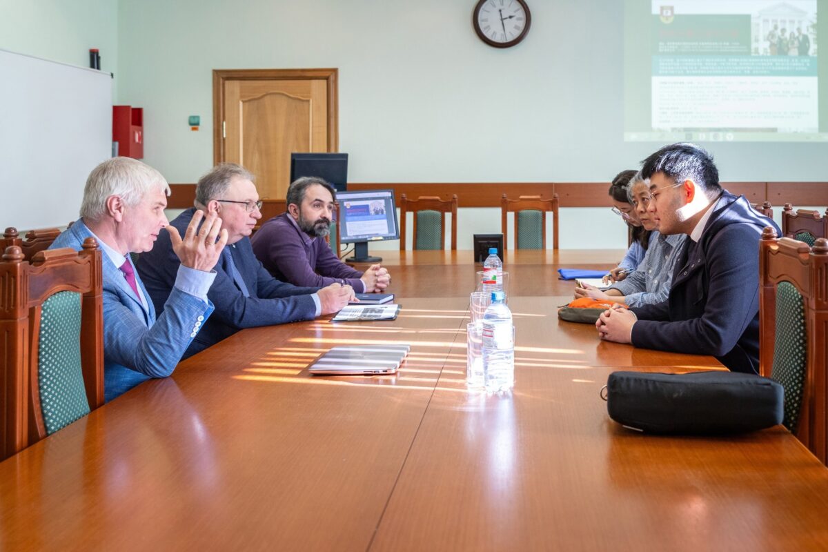 Ученые из Китайской Народной Республики и представители ТвГТУ обсудили сотрудничество в области изучения торфа