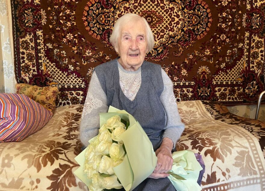 Игорь Руденя поздравил с вековым юбилеем труженицу тыла Анну Алексеевну Соколову