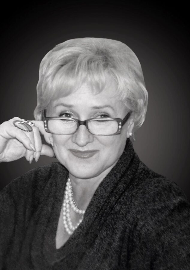 Тверская область прощается с убитой преподавательницей колледжа