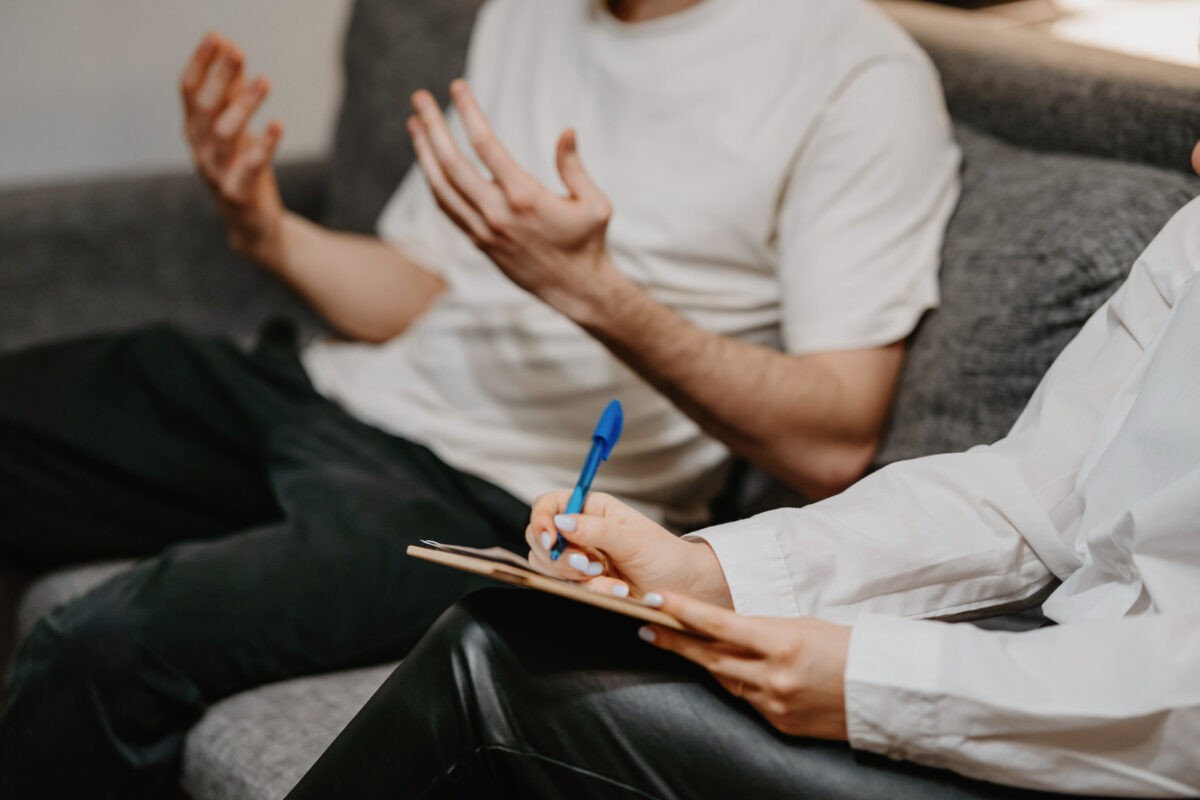 Жителям Тверской области рассказали, кому и сколько платят по больничным