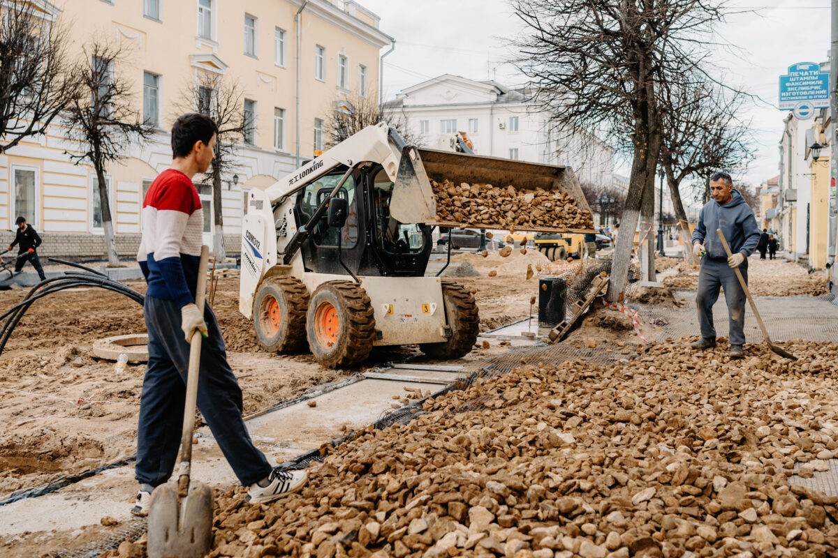 В Твери продолжается реконструкция главной пешеходной улицы