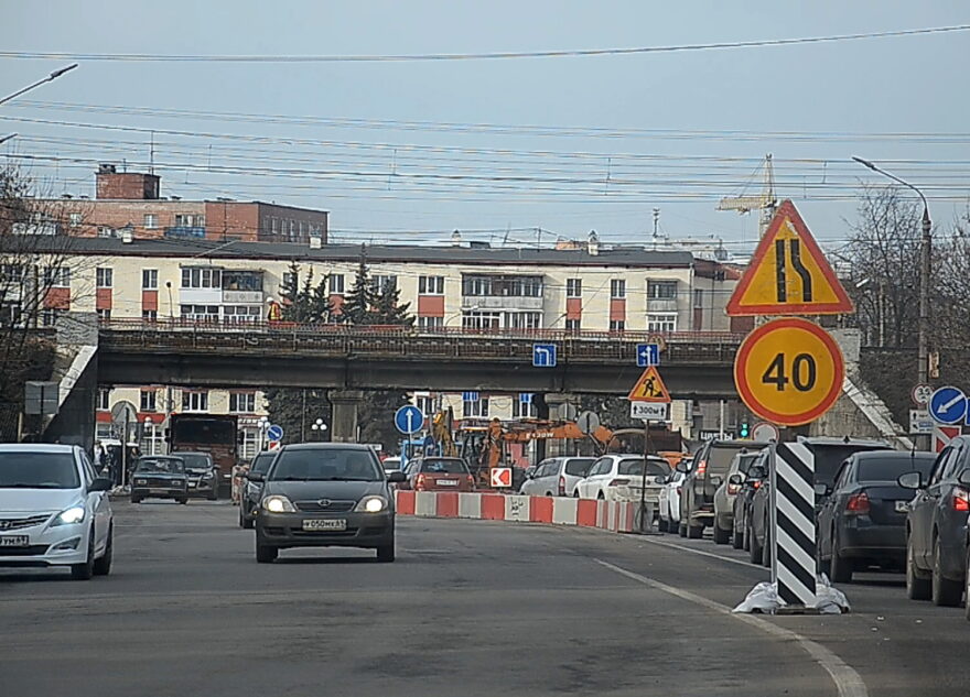 Жителям Твери рассказали подробнее о маршрутах объезда дороги под строящимся путепроводом