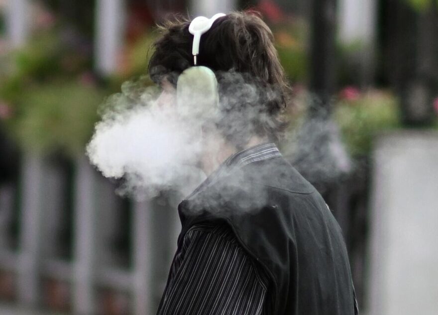 Стоматолог рассказал о причинах ожогов и инфекций во рту