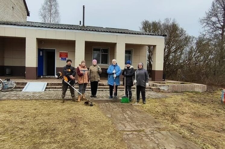 Субботник прошел в Андреапольском округе Тверской области
