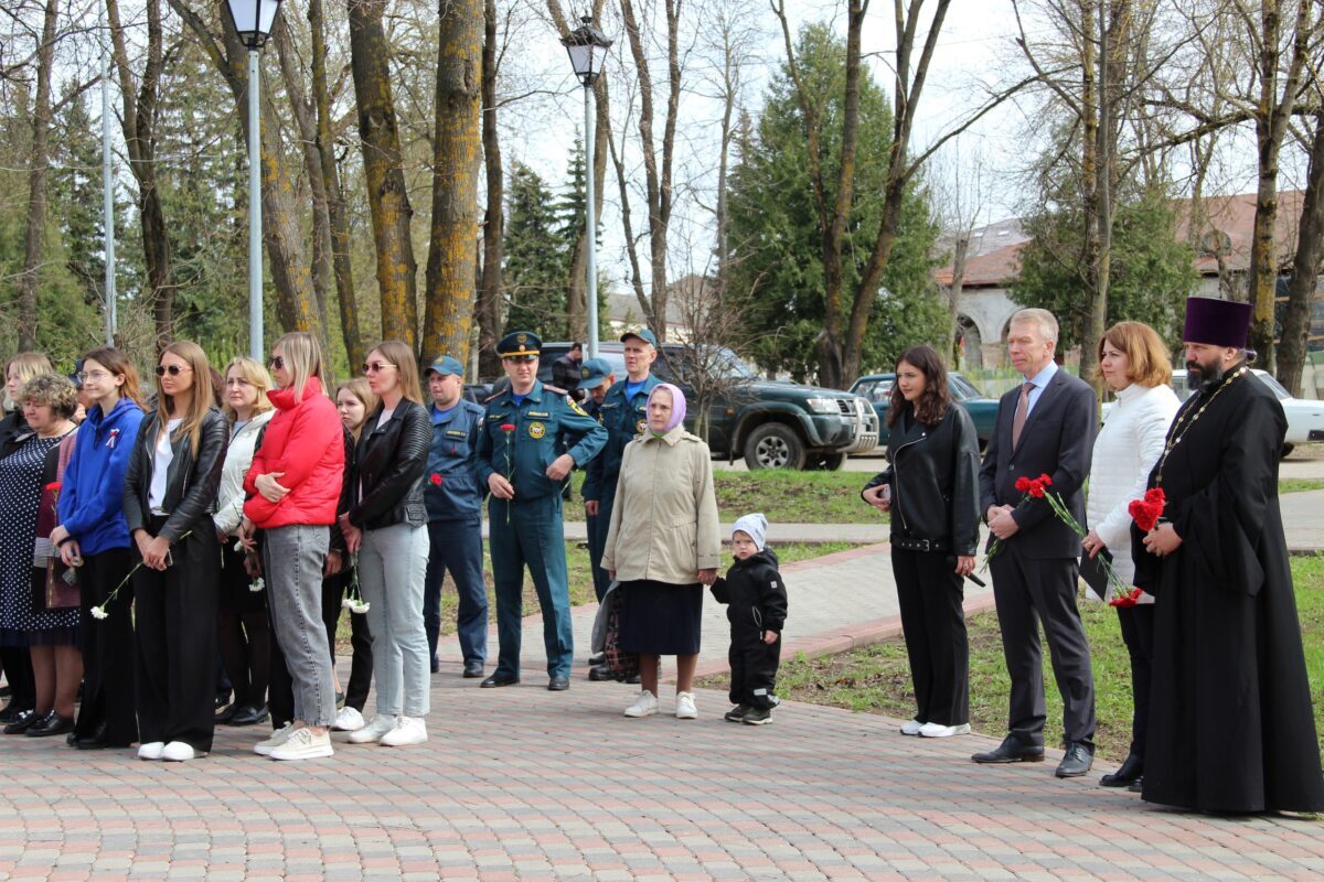 В Вышнем Волочке вспоминали Чернобыльскую катастрофу и её ликвидаторов