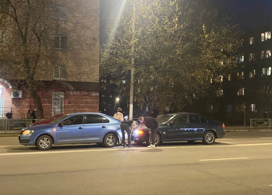 В Заволжском районе Твери столкнулись две иномарки