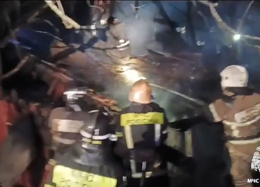 В Твери ликвидировали пожар в нежилом доме