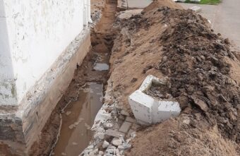 Житель Тверской области переживает, что старинную колокольню могут разрушить строители