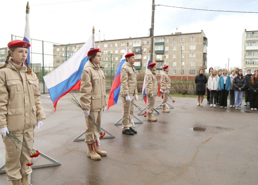 В Торопце память погибшего на СВО земляка увековечили на стенах школы