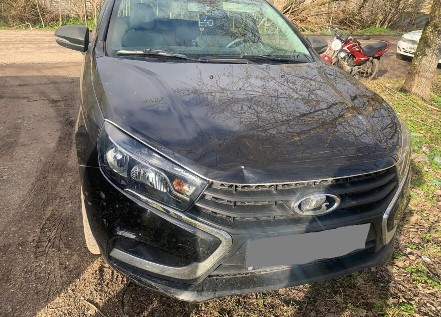 8-летний мальчик попал под колёса машины в Тверской области