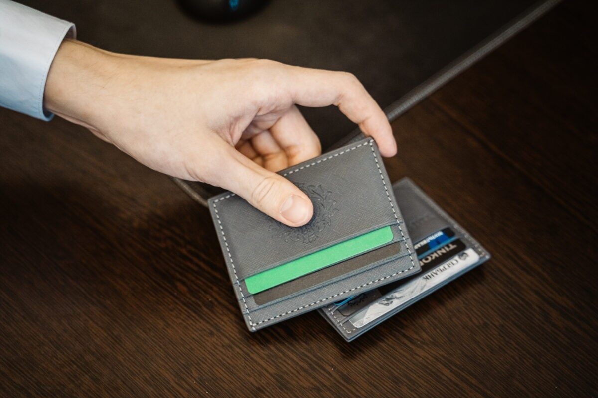 Тверитянин «инвестировал» в мошенников почти 2 миллиона