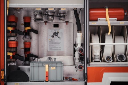 В Тверской области обиженный мужчина поджег автомобиль своей подруги В Тверской области обиженный мужчина поджег автомобиль своей подруги