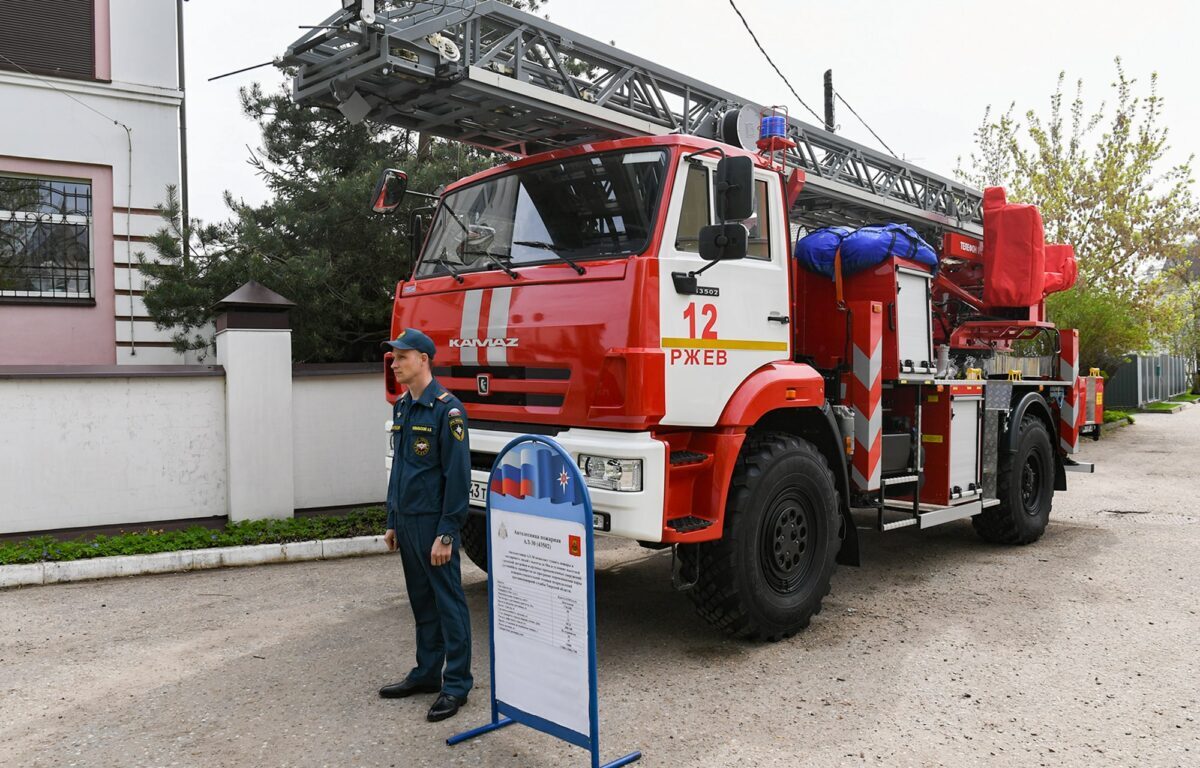 Игорь Руденя наградил лучших сотрудников МЧС и вручил новую технику  подразделениям службы | ТОП Тверь новости