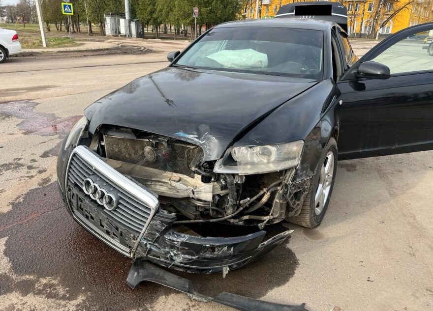 В Тверской области две иномарки не поделили перекрёсток