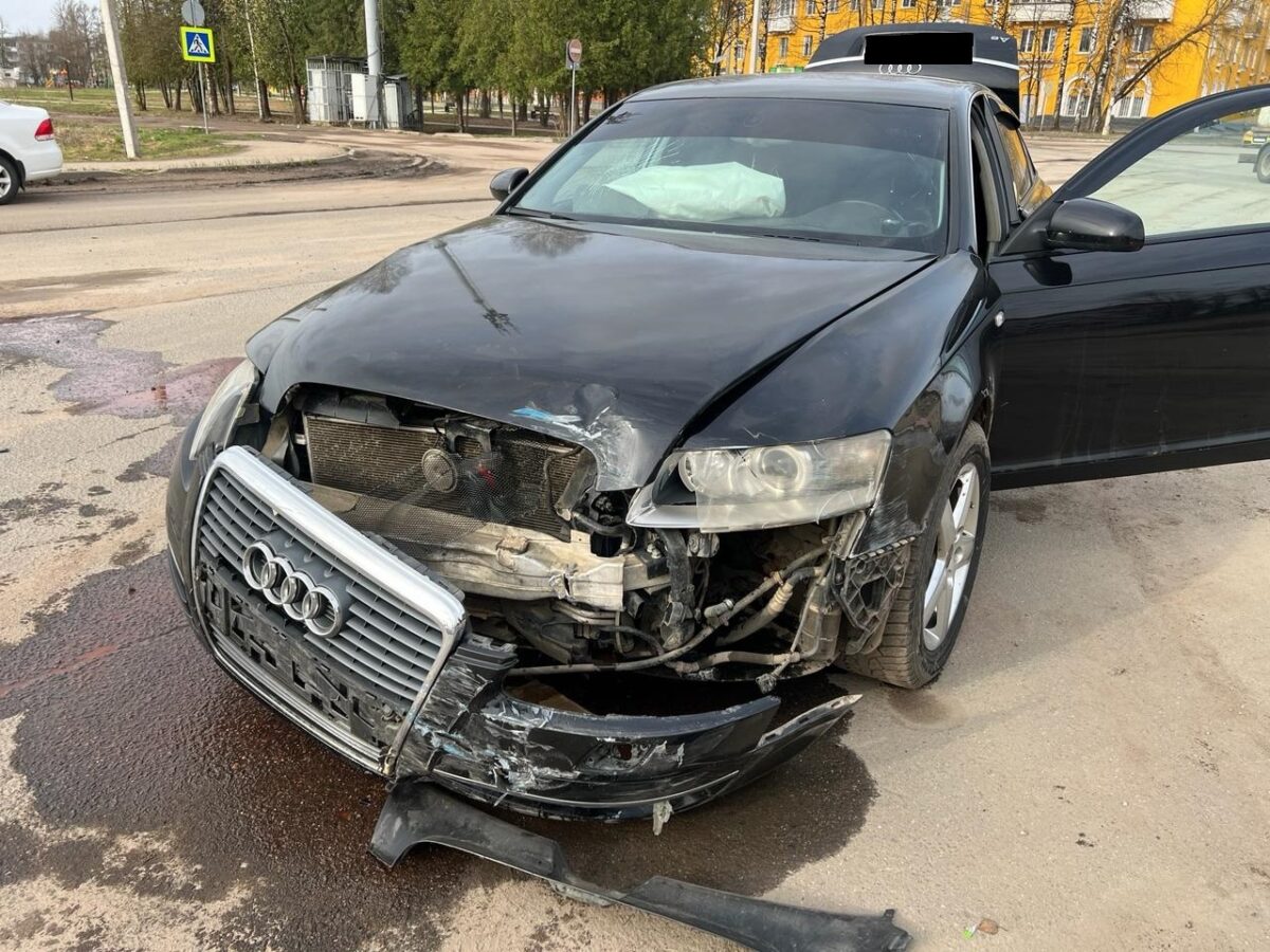 В Тверской области две иномарки не поделили перекрёсток