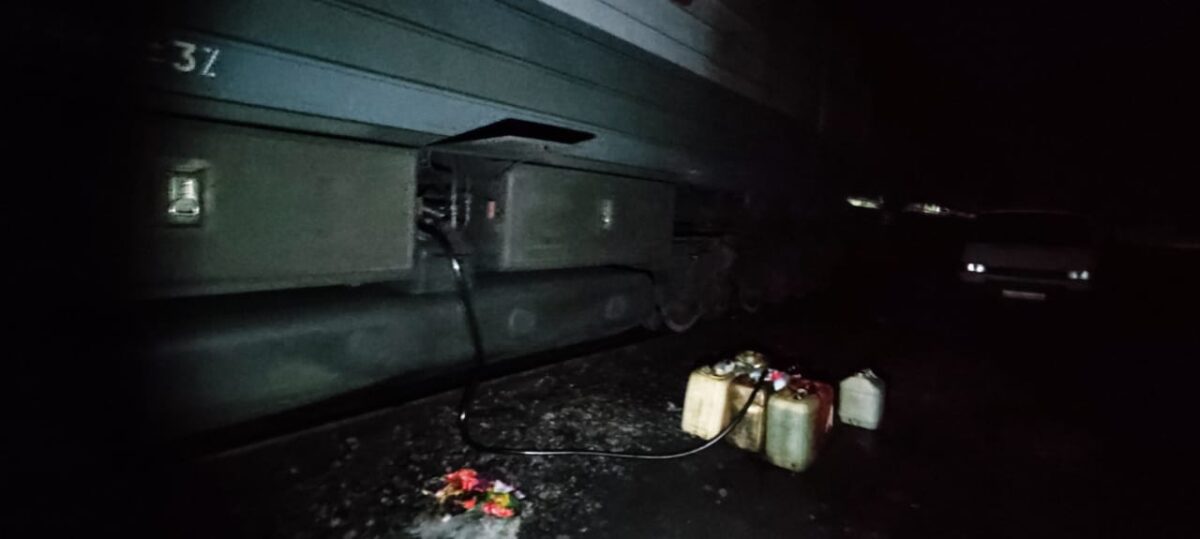 В Тверской области поймали с поличным железнодорожников, воровавших топливо