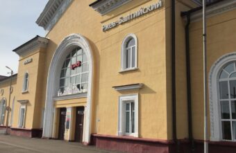 В Тверской области мужчина обругал всех пассажиров поезда