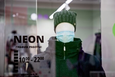 Житель Тверской области украл с манекена женскую куртку